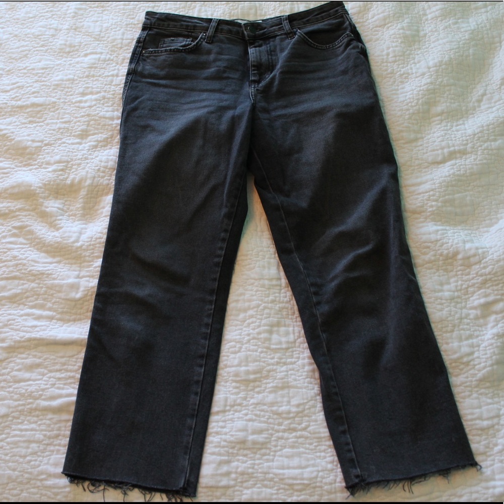 Free People Distressed Mid-Rise Jeans 🕊✨